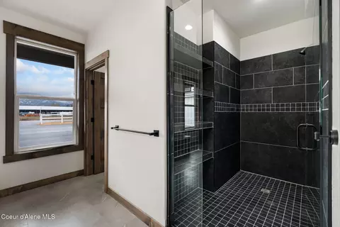 Bath - 147 Backtrack Rd, Sandpoint, ID 83864 photo 1 of 3