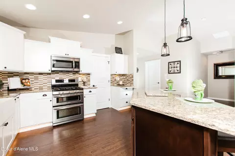 Kitchen - 1270 E Walton Ave, Post Falls, ID 83854 photo 4 of 4