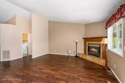 Living - 4970 E Shoreline Dr, Post Falls, ID 83854 photo 6 of 7