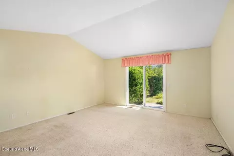 Living - 4970 E Shoreline Dr, Post Falls, ID 83854 photo 7 of 7
