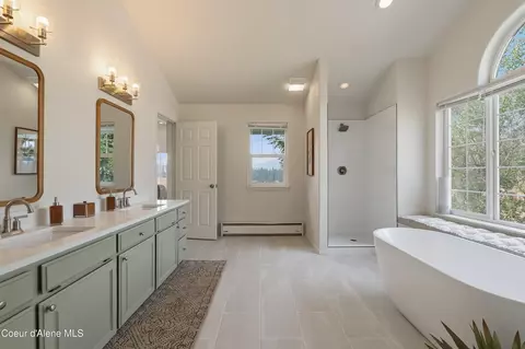 Bath - 5033 E Dodd Rd, Hayden, ID 83835 photo 6 of 7