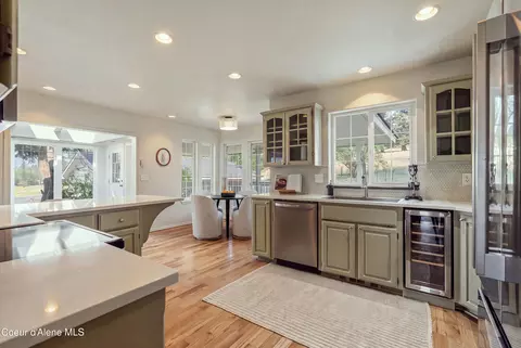Kitchen - 5033 E Dodd Rd, Hayden, ID 83835 photo 3 of 4