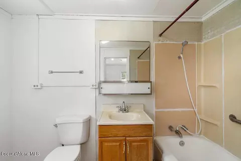Bath - 210 E 11th Ave, Post Falls, ID 83854 photo 1 of 1
