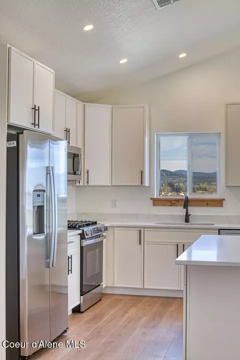 Kitchen - 3606 N Blaze Loop, Post Falls, ID 83854 photo 5 of 8