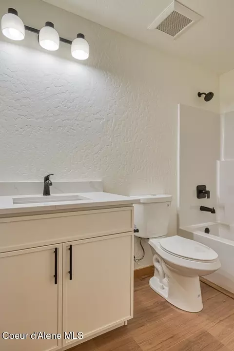 Bath - 3606 N Blaze Loop, Post Falls, ID 83854 photo 4 of 4