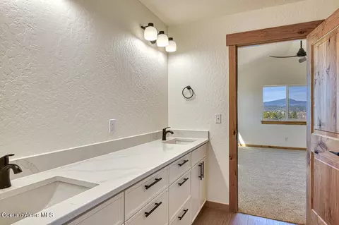 Bath - 3606 N Blaze Loop, Post Falls, ID 83854 photo 2 of 4