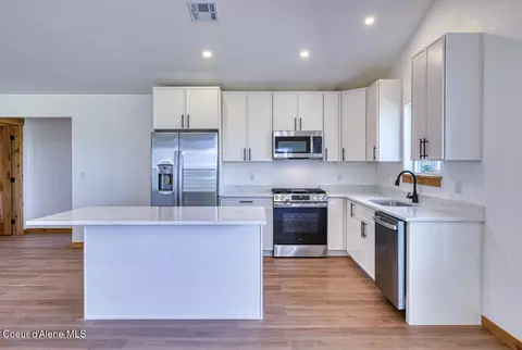 Kitchen - 3606 N Blaze Loop, Post Falls, ID 83854 photo 6 of 8