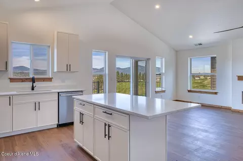 Kitchen - 3606 N Blaze Loop, Post Falls, ID 83854 photo 4 of 8