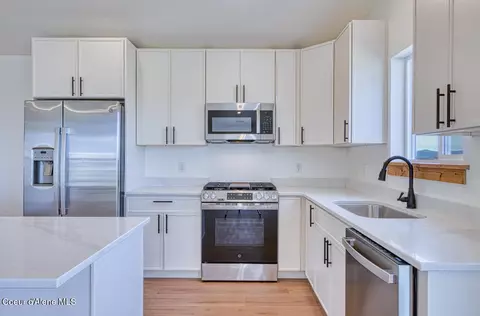 Kitchen - 3606 N Blaze Loop, Post Falls, ID 83854 photo 8 of 8