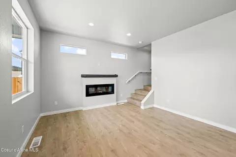 Living - 76 E Beardmore Ave, Priest River, ID 83856 photo 2 of 4
