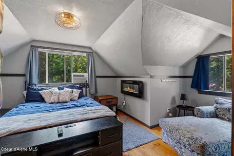 Bedroom - 6328 River Rd, Clark Fork, ID 83811 photo 4 of 15
