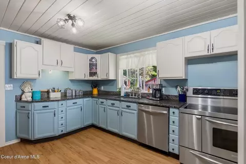 Kitchen - 6328 River Rd, Clark Fork, ID 83811 photo 1 of 7