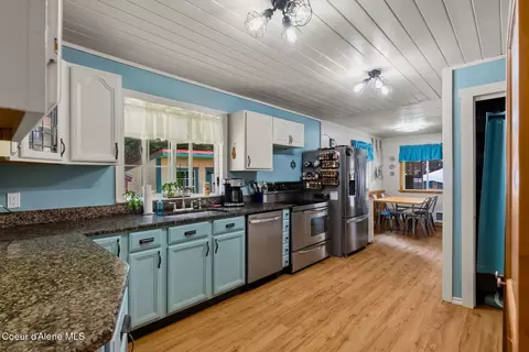 Kitchen - 6328 River Rd, Clark Fork, ID 83811 photo 3 of 7