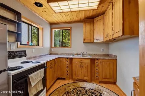 Kitchen - 6328 River Rd, Clark Fork, ID 83811 photo 5 of 7