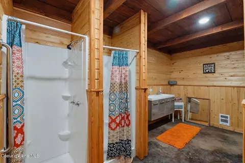 Bath - 6328 River Rd, Clark Fork, ID 83811 photo 6 of 7