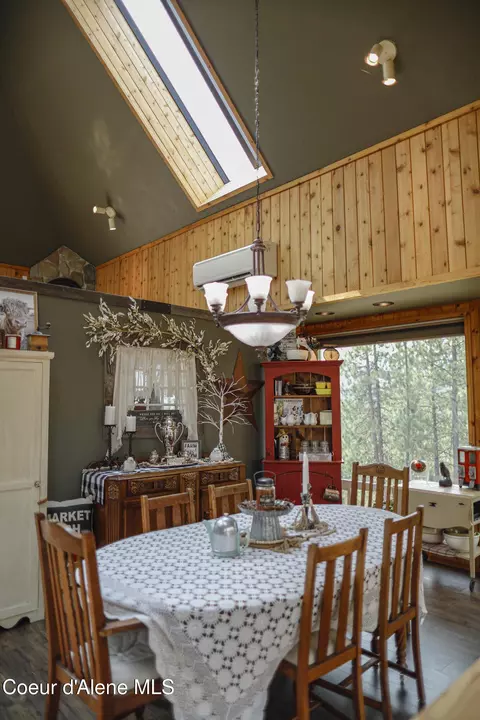 Dining - 483 Paradise Ln, Pinehurst, ID 83850 photo 2 of 5