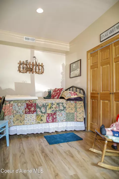 Bedroom - 483 Paradise Ln, Pinehurst, ID 83850 photo 4 of 5