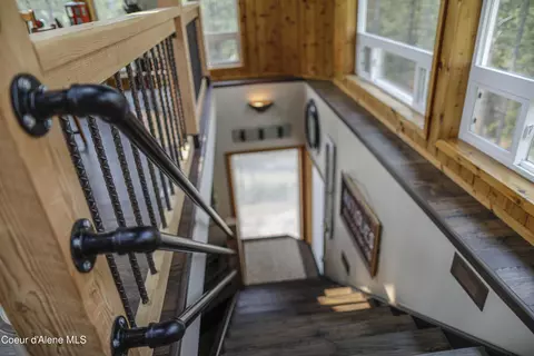 Entry Way - 483 Paradise Ln, Pinehurst, ID 83850 photo 1 of 10