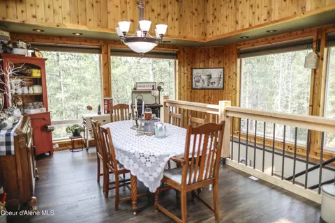 Dining - 483 Paradise Ln, Pinehurst, ID 83850 photo 3 of 5