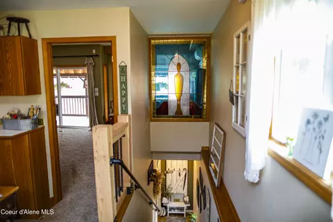 Entry Way - 483 Paradise Ln, Pinehurst, ID 83850 photo 6 of 10