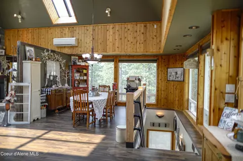 Dining - 483 Paradise Ln, Pinehurst, ID 83850 photo 1 of 5