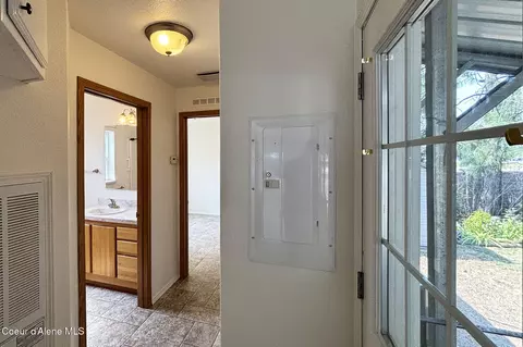 Entry Way - 9047 N Starr Loop, Hayden, ID 83835 photo 1 of 1