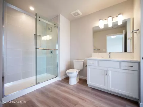 Bath - 1042 E 4th Ave, Post Falls, ID 83854 photo 3 of 4