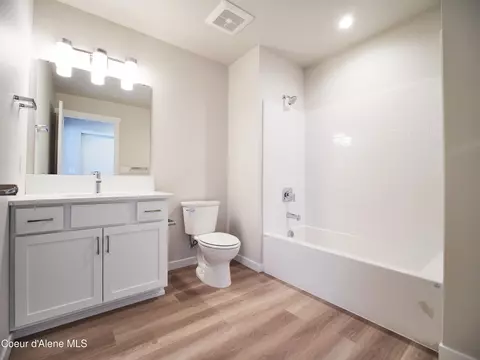 Bath - 1042 E 4th Ave, Post Falls, ID 83854 photo 2 of 4