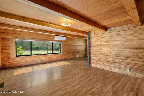 Living - 1034 E Settlement Rd, Priest River, ID 83856 photo 2 of 6