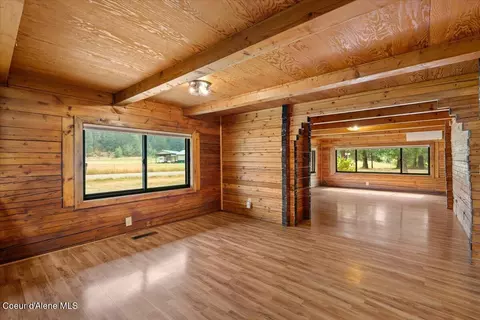 Living - 1034 E Settlement Rd, Priest River, ID 83856 photo 5 of 6