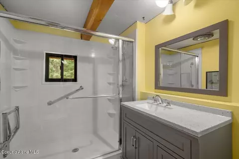 Bath - 1034 E Settlement Rd, Priest River, ID 83856 photo 1 of 1