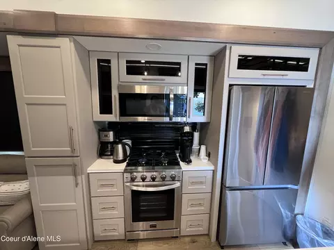 Kitchen - 1141 E Merganser Ln, Harrison, ID 83833 photo 2 of 2