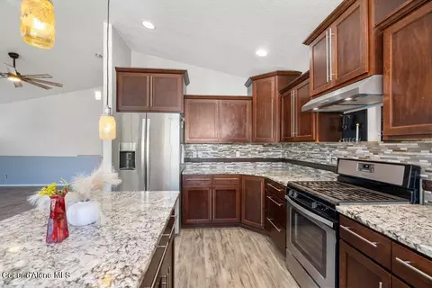 Kitchen - 1704 N Pyroclast St, Post Falls, ID 83854 photo 4 of 5