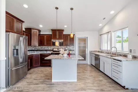 Kitchen - 1704 N Pyroclast St, Post Falls, ID 83854 photo 1 of 5