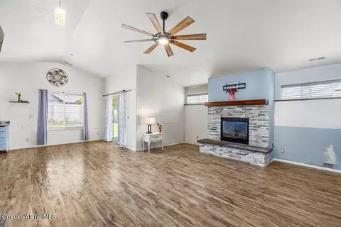 Living - 1704 N Pyroclast St, Post Falls, ID 83854 photo 1 of 2