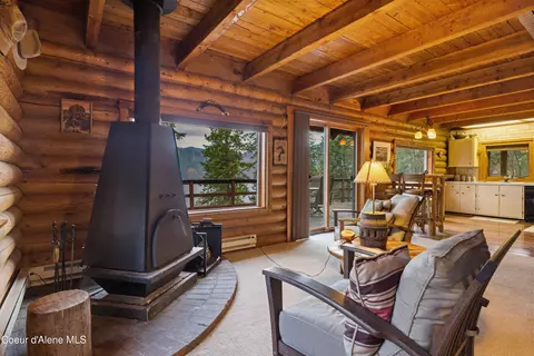 Living - 524 Glacier Loop, Bayview, ID 83803 photo 2 of 5
