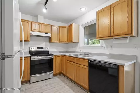 Kitchen - 1613 Cedar St, Sandpoint, ID 83864 photo 1 of 1