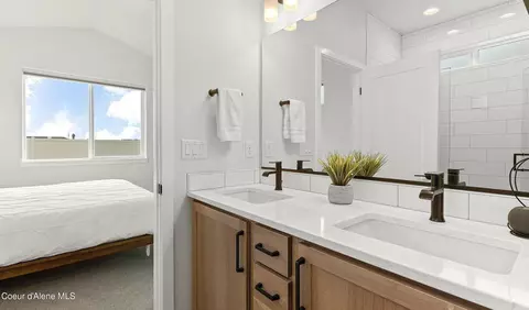8038 N Girard Cir, Coeur D'alene, ID 83815