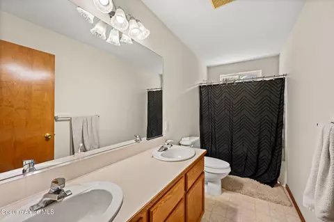 Bath - 4759 E Mossberg Cir, Post Falls, ID 83854 photo 2 of 2