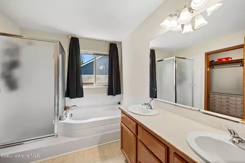 Bath - 4759 E Mossberg Cir, Post Falls, ID 83854 photo 1 of 2