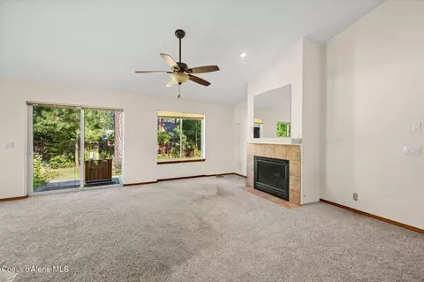 Living - 4759 E Mossberg Cir, Post Falls, ID 83854 photo 3 of 4