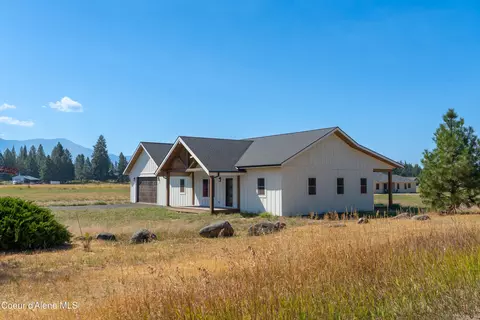 24 Beulah Pl, Moyie Springs, ID 83845
