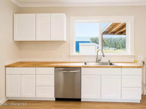 Kitchen - 146 5th St, Plummer, ID 83851 photo 2 of 4