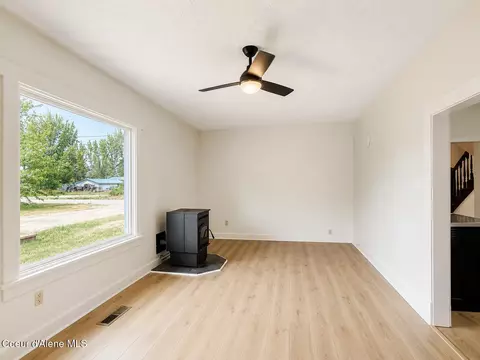 Living - 146 5th St, Plummer, ID 83851 photo 2 of 2