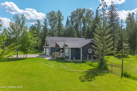 Exterior - 80 Bobtail Rd, Sandpoint, ID 83864 photo 3 of 11