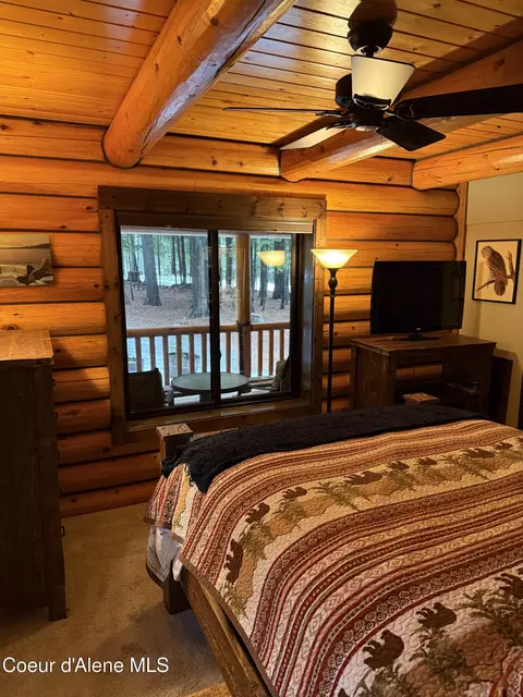 Bedroom - 3882 Cavanaugh Bay Rd, Coolin, ID 83821 photo 2 of 4