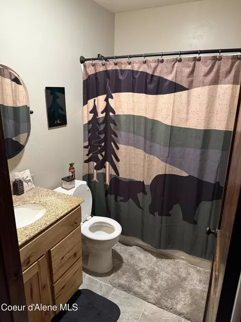 Bath - 3882 Cavanaugh Bay Rd, Coolin, ID 83821 photo 2 of 2