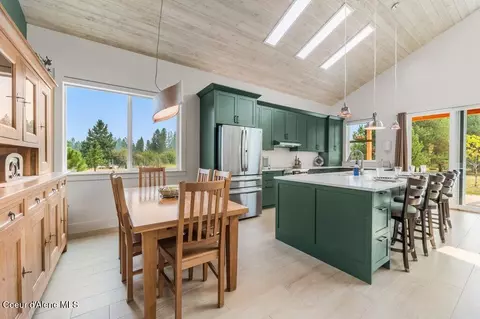 Kitchen - 125 Ferry Rd, Sagle, ID 83860 photo 1 of 8