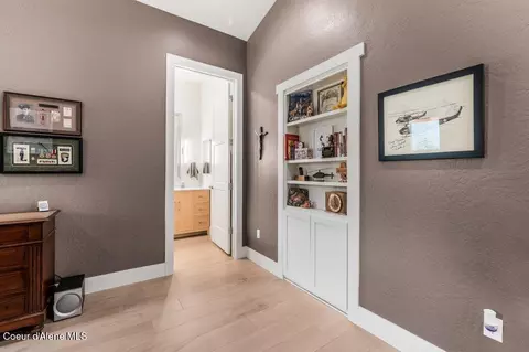 Entry Way - 125 Ferry Rd, Sagle, ID 83860 photo 3 of 3