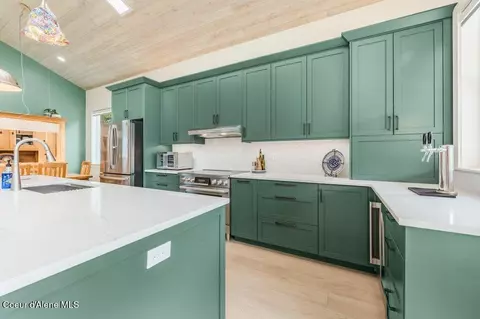 Kitchen - 125 Ferry Rd, Sagle, ID 83860 photo 4 of 8
